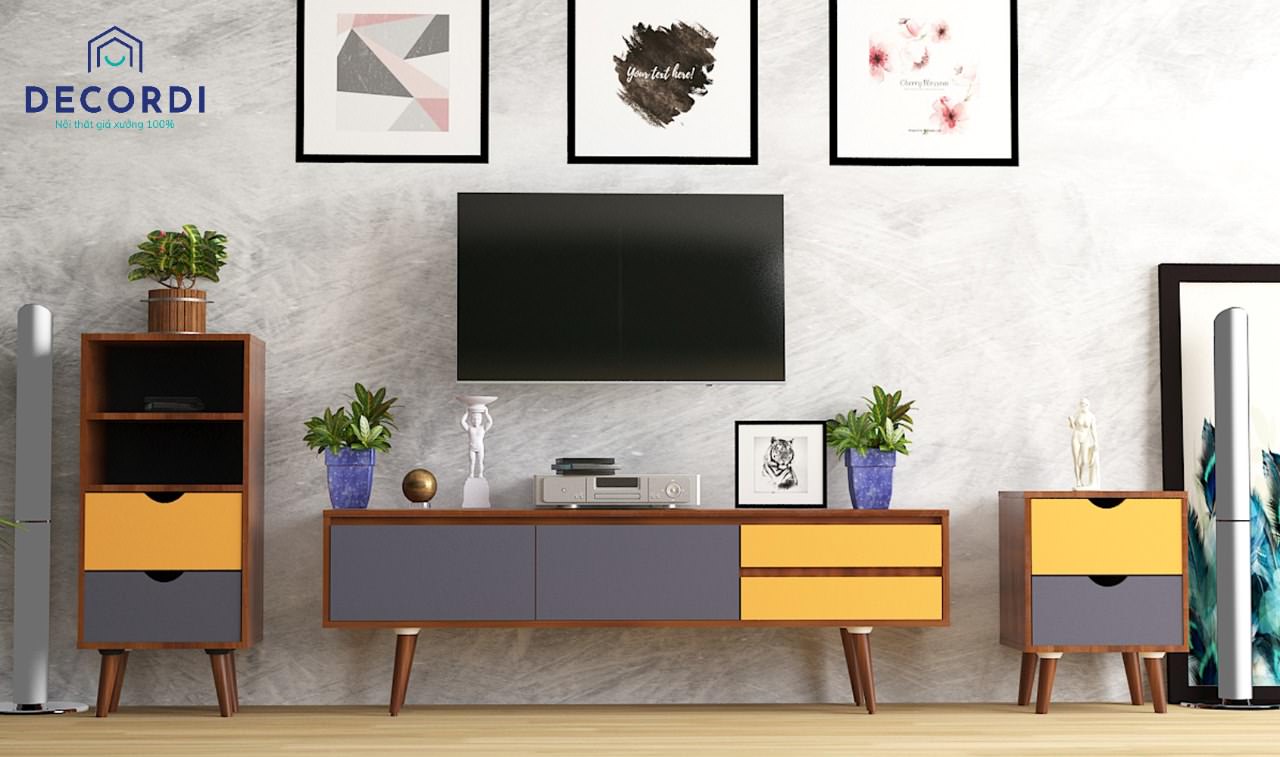 Mẫu tủ kệ tivi thông minh hiện đại với tông màu xém phối vàng mang đến cho không gian nội thất thêm bắt mắt