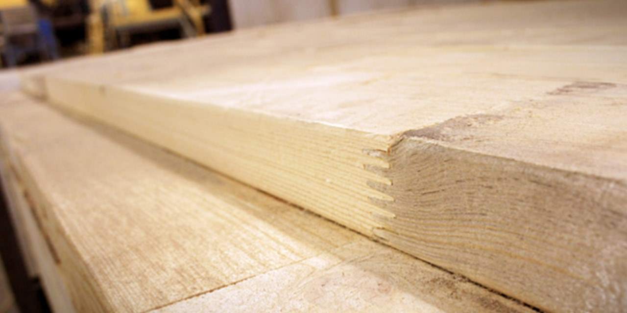 Gỗ plywood có độ bền cao, khả năng chống mối mọt cong vênh tốt