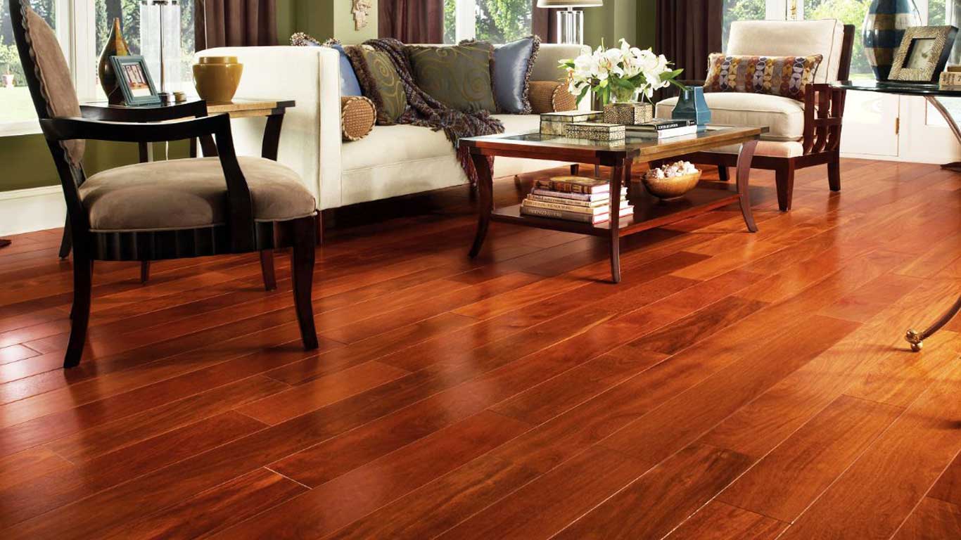 Sàn phòng khách được làm từ gỗ công nghiệp sáng bóng