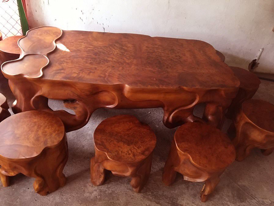 Bộ bàn ghế phòng khách làm từ gỗ xá xị
