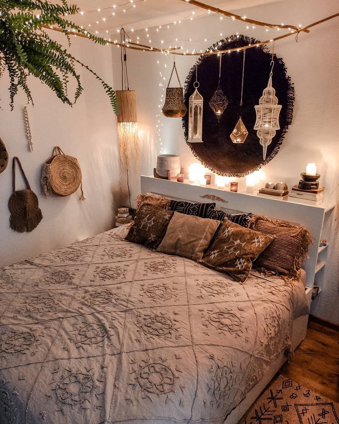 Một số phụ kiện phòng ngủ vintage từ tre đan khác đem lại sự bắt mắt cho căn phòng