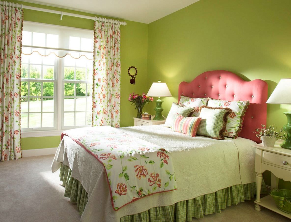 Màu xanh lục tươi mát kết hợp màu hồng nhẹ nhàng tạo thành tổ hợp màu sắc tuyệt vời khi trang trí phòng ngủ cho người mệnh Hoả