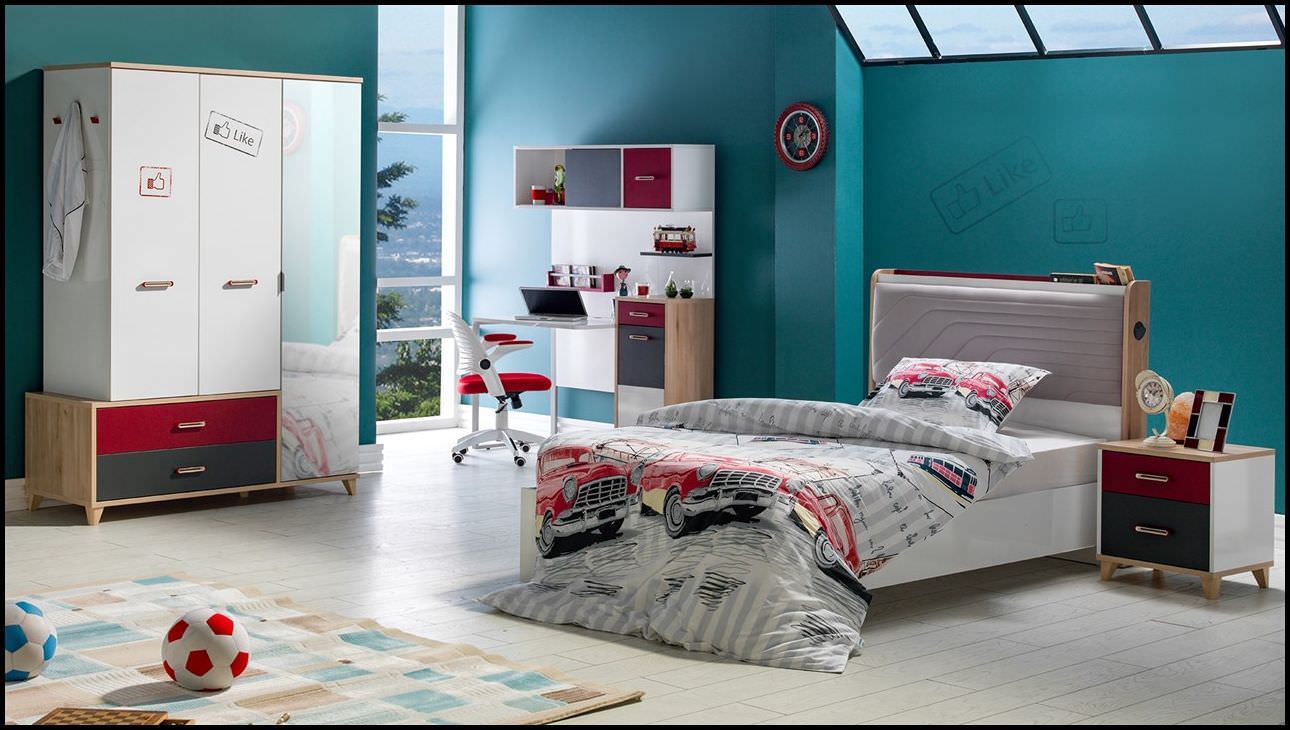 Phòng ngủ cho bé trai bắt mắt hơn với màu sơn tường xanh ngọc bích đậm