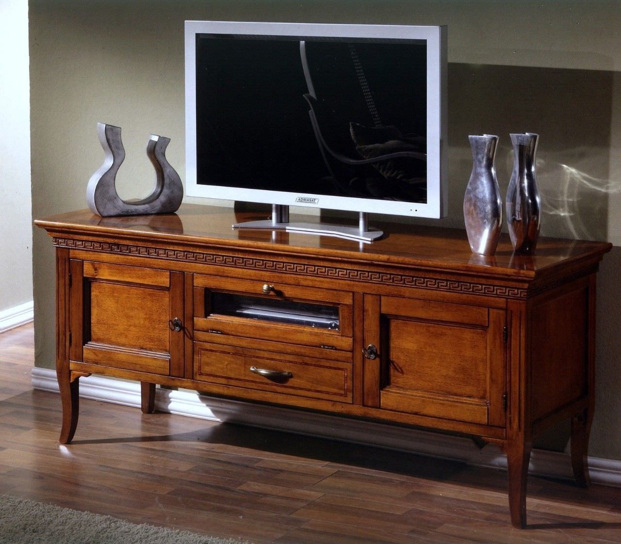 Mẫu kệ tivi gỗ sồi cổ điển đơn giản, sang trọng cho phòng khách.