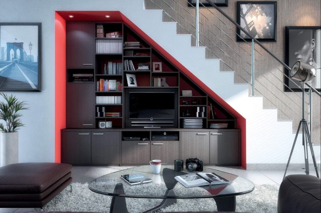 Tránh biến gầm cầu thang thành kho chứa đồ