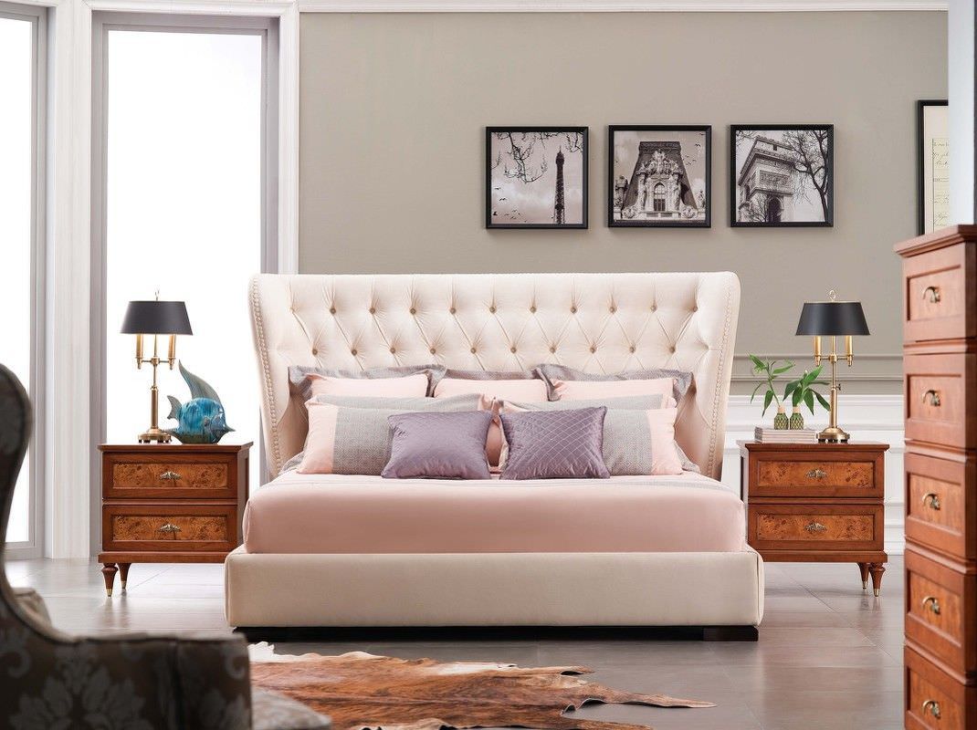 Mẫu giường ngủ tân cổ điển màu hồng bọc nệm êm ái