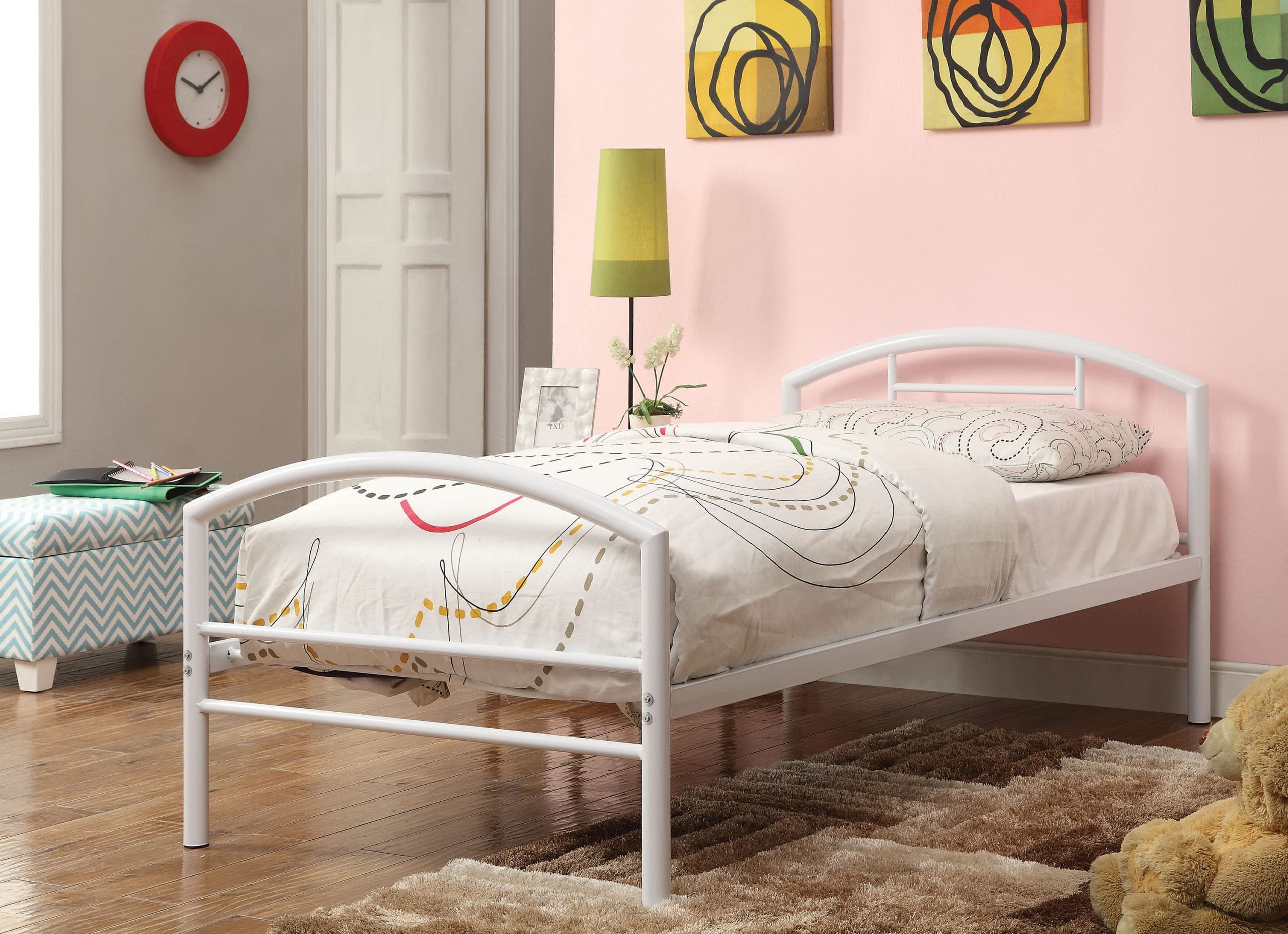 Giường ngủ đơn bằng sắt gọn nhẹ màu trắng thanh lịch, thích hợp bố trí cho phòng bạn gái