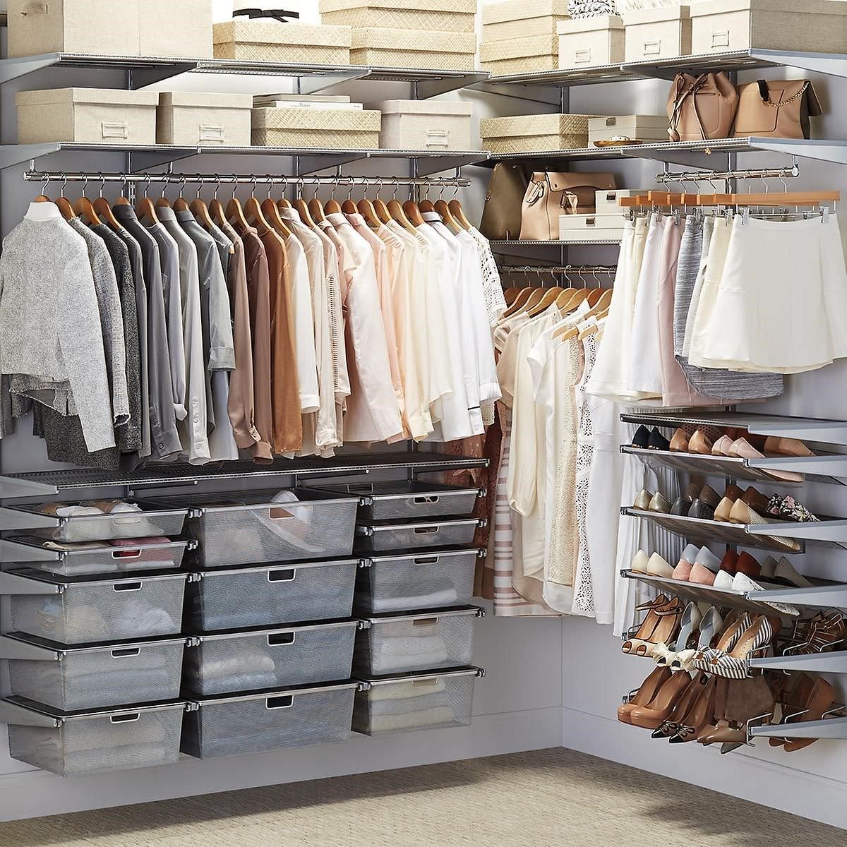 6 cách tiết kiệm không gian tủ quần áo cực dễ – bTaskee - Giúp việc theo giờ
