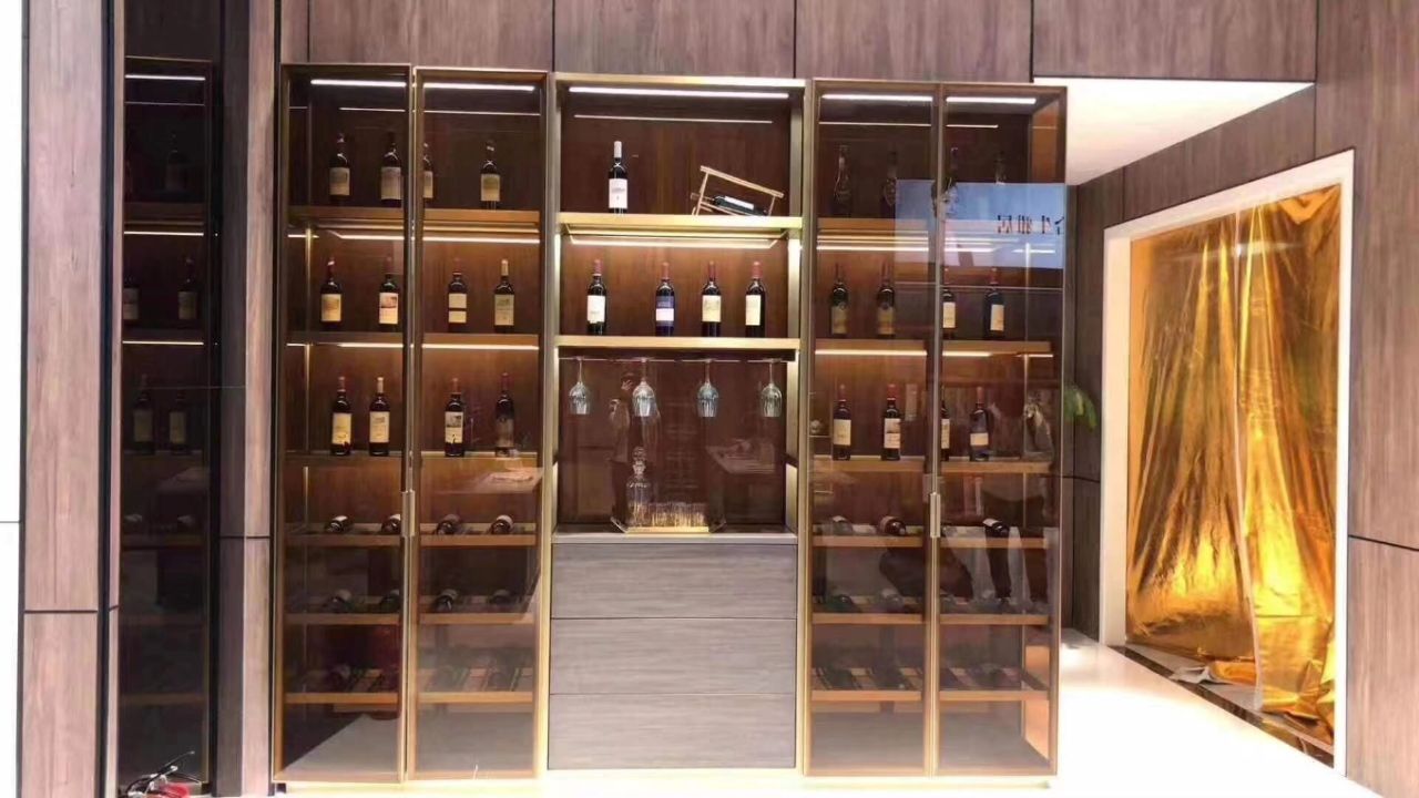 Tủ rượu gỗ âm tường nhiều ngăn kết hợp nhôm kính