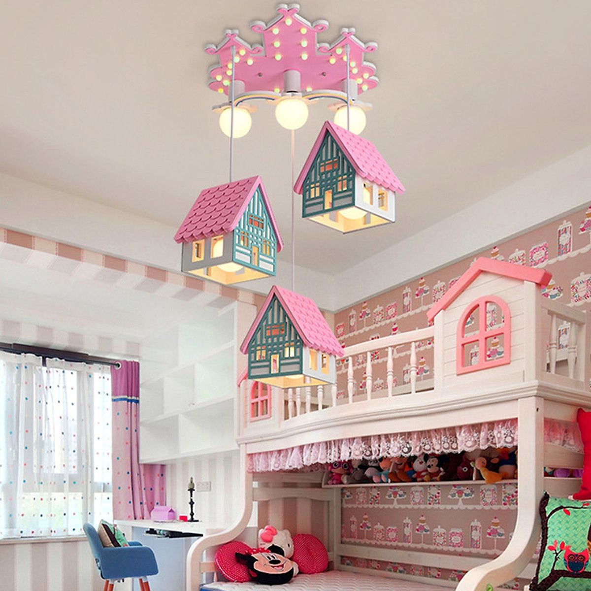 Đèn ốp trần phòng ngủ hình ngôi nhà màu hồng phù hợp với nội thất bên trong