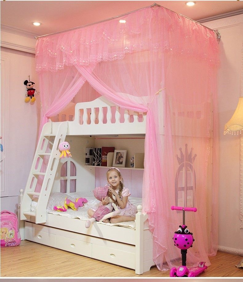 Mẫu giường 2 tầng công chúa màu hồng có rèm che dễ thương