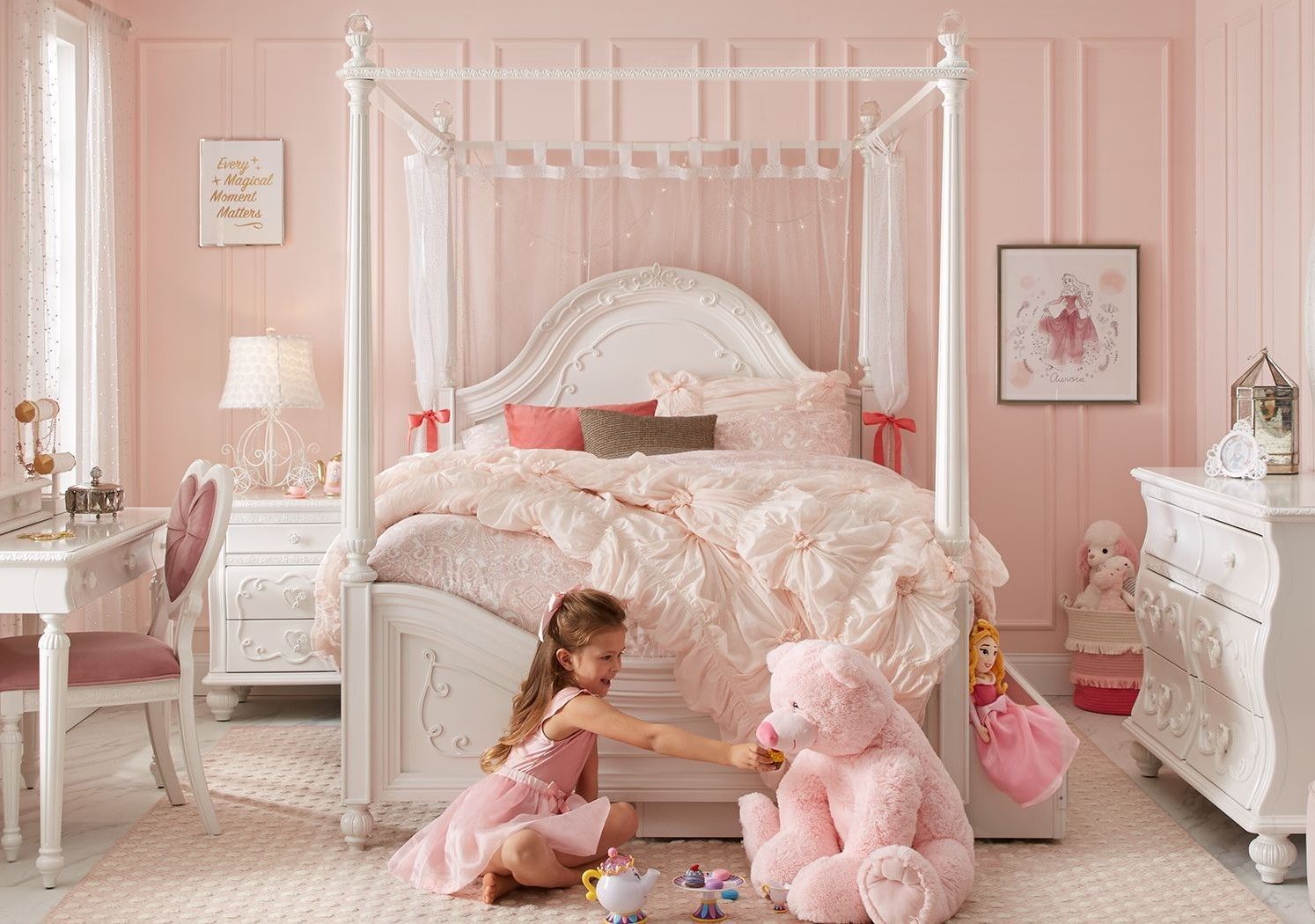 Giường ngủ công chúa gỗ tự nhiên cho bé gái đầy ánh sáng mang đến nguồn cảm hứng tích cực cho bé