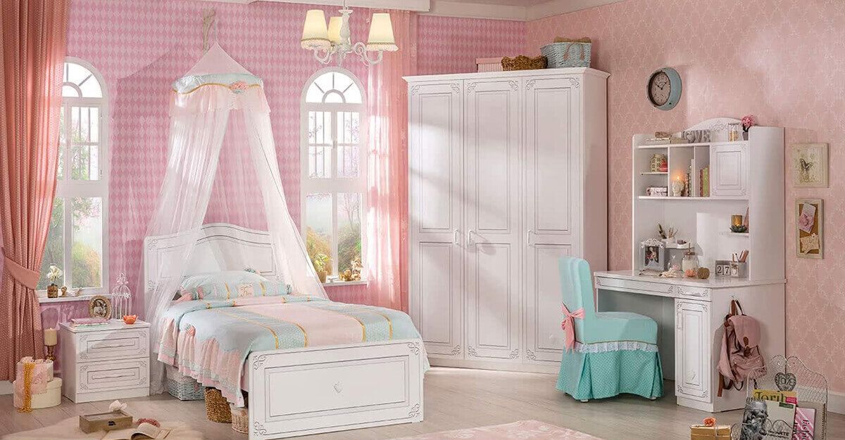Giường ngủ công chúa cho bé gái màu trắng có rèm phủ mỏng điệu đà 